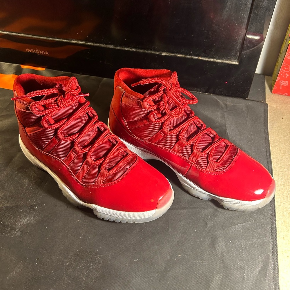 Air Jordan 11 Retro ‘Win Like 96’  (SZ-11)